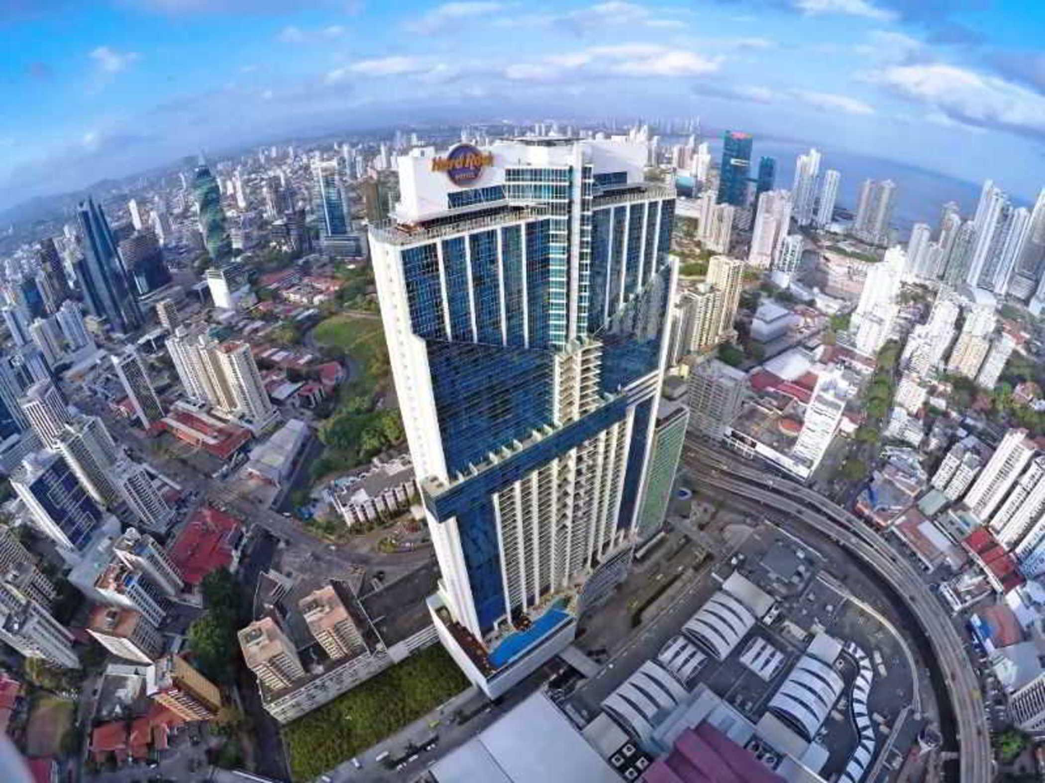 Megapolis Hotel Panama Eksteriør bilde Aerial view of the building