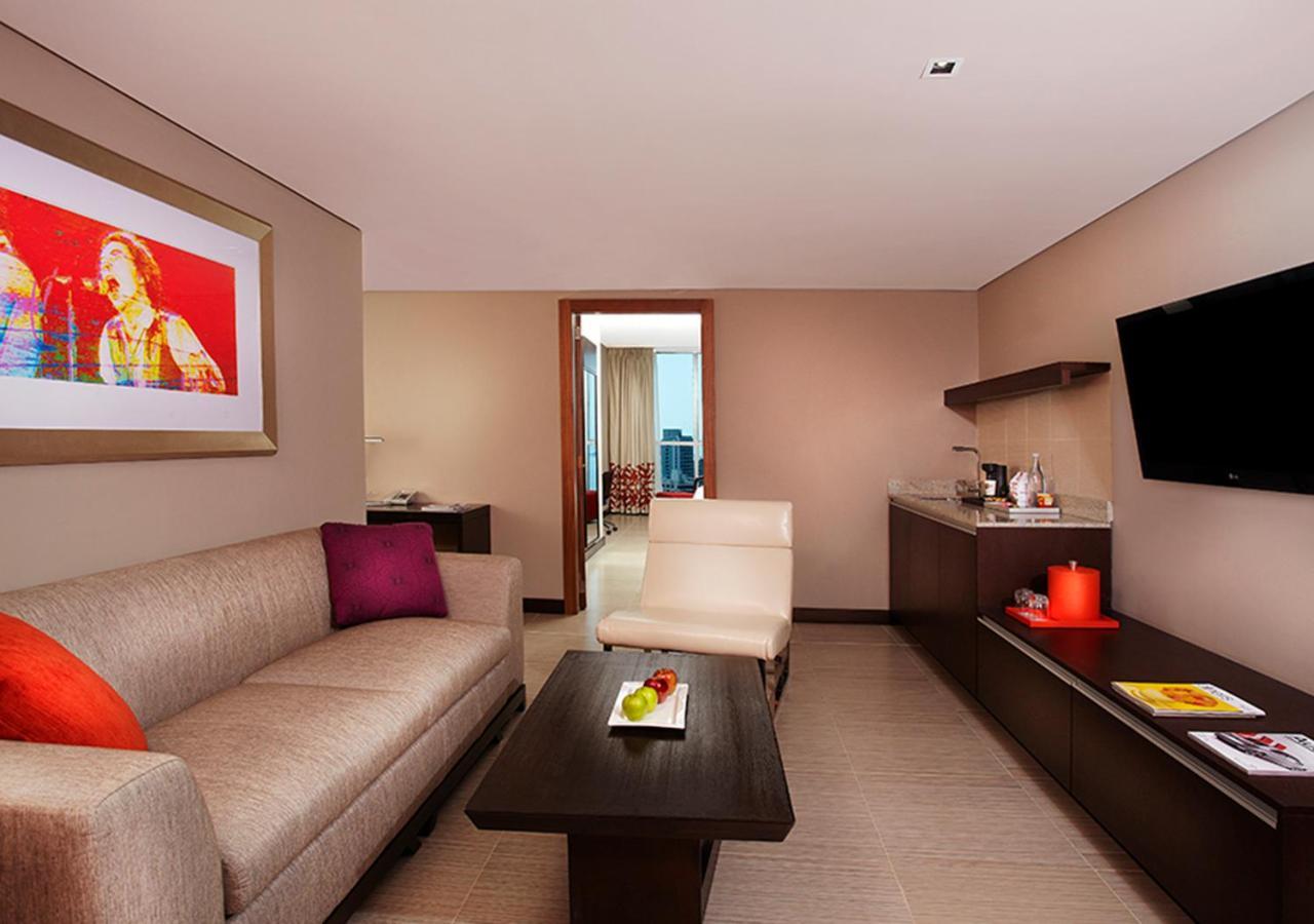 Megapolis Hotel Panama Eksteriør bilde Living room