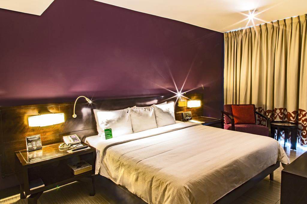 Megapolis Hotel Panama Eksteriør bilde A room at the hotel
