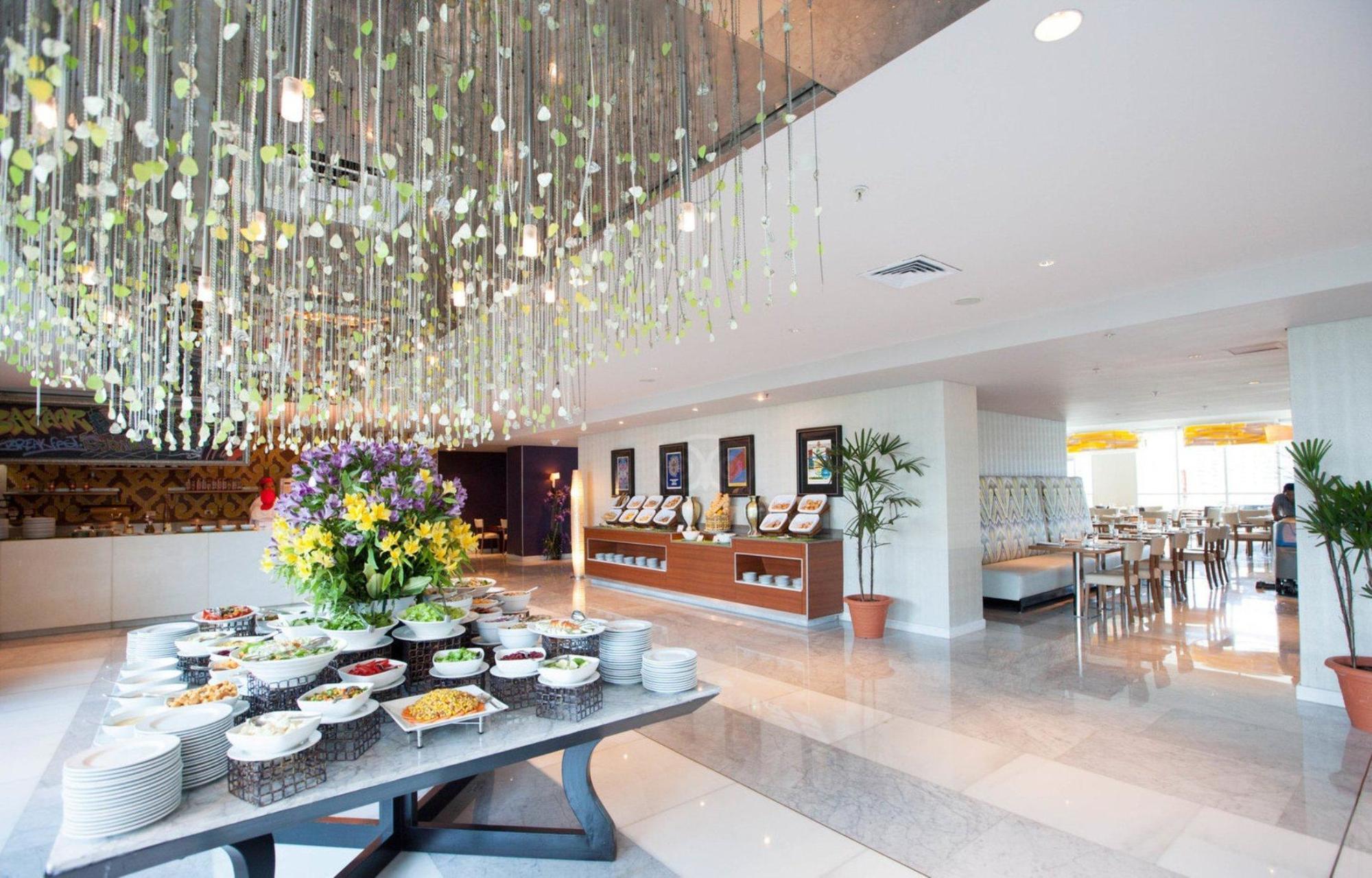 Megapolis Hotel Panama Eksteriør bilde The interior of the lounge